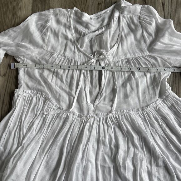 Olivaceous White Rayon Bell Sleeve Boho Blouse Size Small - Picture 5 of 8